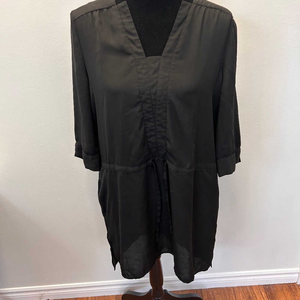 Rickis large black sheer vneck long sleeve tunic blouse